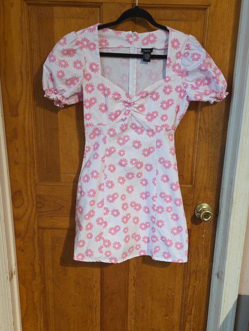 Rue21 Pink & White Floral Puff-Sleeve Mini Dress